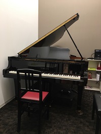 ピアノレッスンルーム