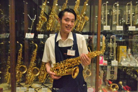 スタッフ写真 管楽器 梅津