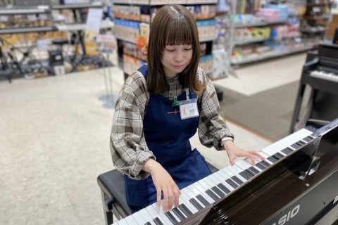 スタッフ写真 ピアノ/電子ピアノ/キーボード/管楽器 袴田