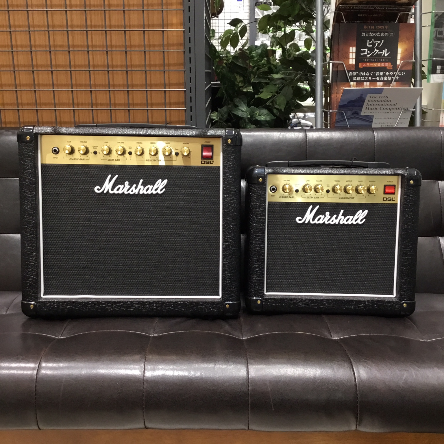 *ご自宅でもMarshallサウンド、出せます。 真空管搭載の小型アンプ【Marshall】の【DSL1C】＆【DLS5C】が当店にも入荷しました！ ***迫力と実用のサウンド 1wと5wのアンプですが粘りのあるパワフルなチューブサウンドを奏でてくれます！]]背面にあるLow Powerスイッチを押 […]