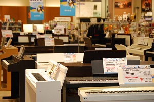 島村楽器イオンモール浜松市野店では4月26日(金)まで電子ピアノフェアを開催致します！！]]こちらのページでは特にお買い得情報をピックアップ致しました！！]]こちら以外にもお買い得品や素敵なプレミア特典が多数ございます。([https://www.shimamura.co.jp/shop/hamam […]