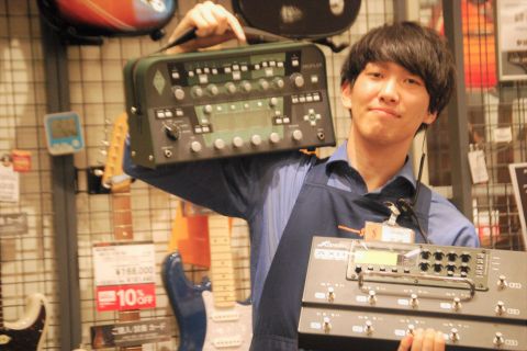 スタッフ写真 ギターアドバイザー(現在エレキギター・エフェクター・ギターアクセサリーなど担当中!) 古崎