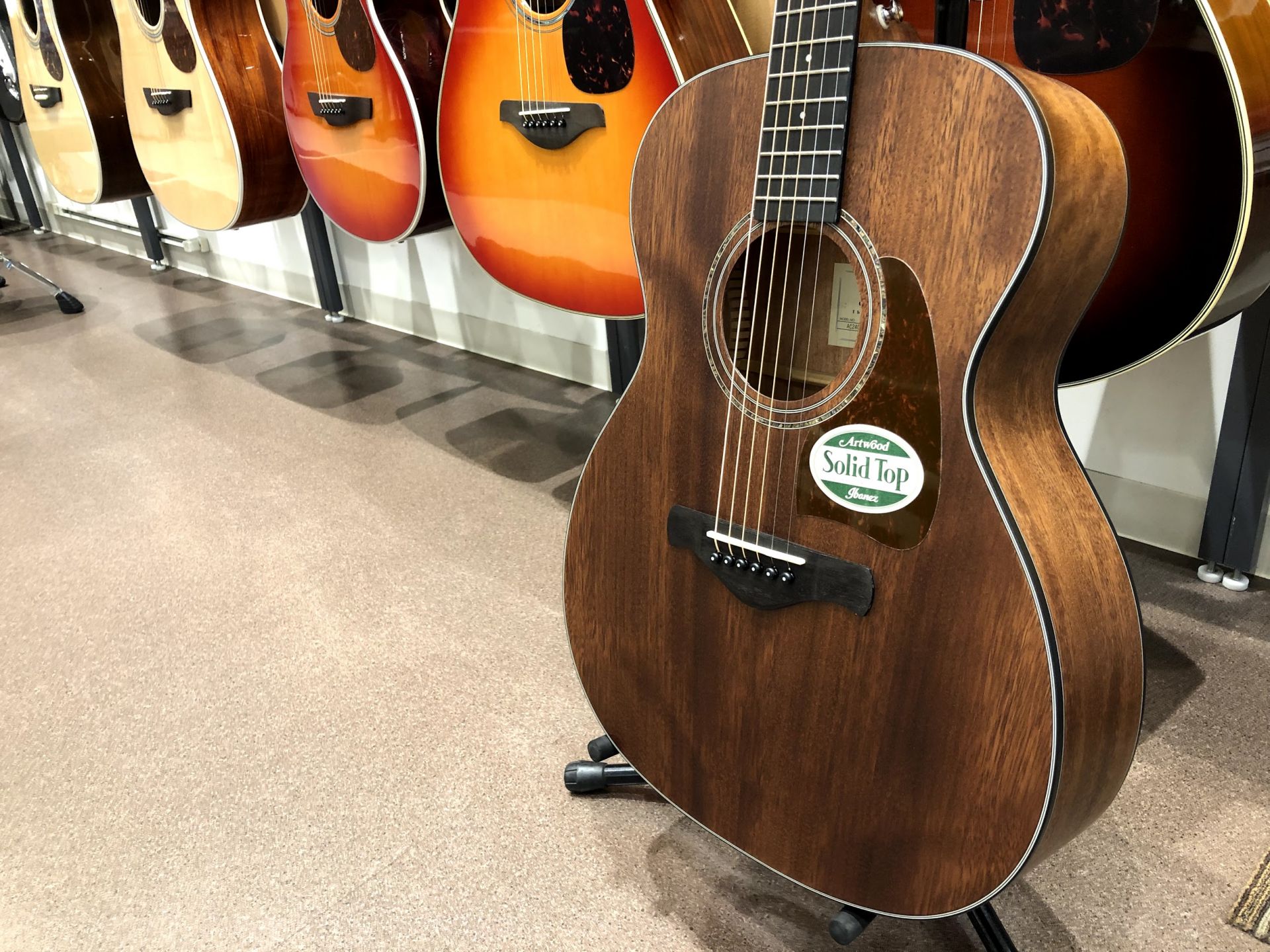 *オールマホガニーモデルのAC240 Ibanezの人気モデル"AC240"が当店に入荷しました！ 店頭では実際にお試しいただけます。 ぜひお気軽にご来店ください！ |*ブランド|*型名|*定価(税込)|*販売価格(税込)| |Ibanez|AC240|￥57,200|[!￥42,900!]| -ご […]