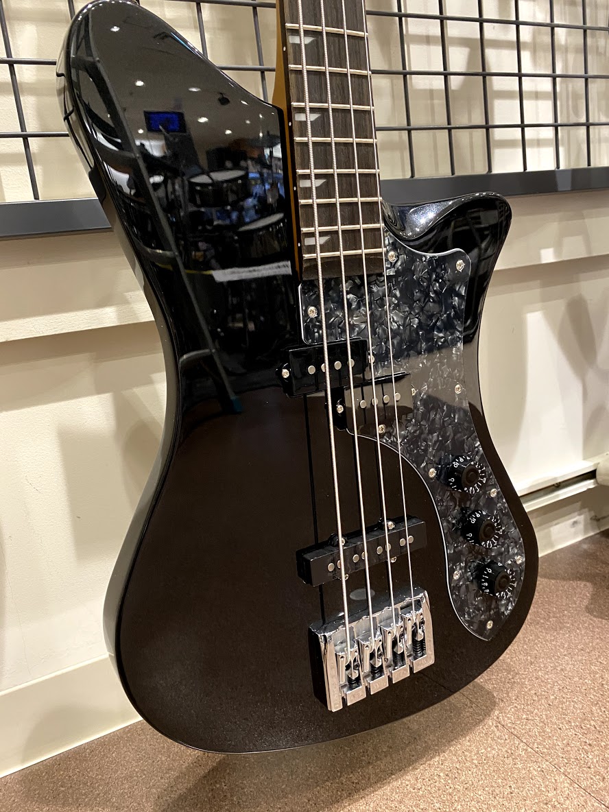 *ライブパフォーマンスギア"RYOGA"のエントリーモデル RYOGAのエレキベース「SKATER-BASS/LE」のBLACKが当店に入荷しました！ 店頭では実際にお試しいただけます。 ぜひお気軽にご来店ください！ |*ブランド|*型名|*定価(税込)|*販売価格(税込)| |RYOGA|SKAT […]