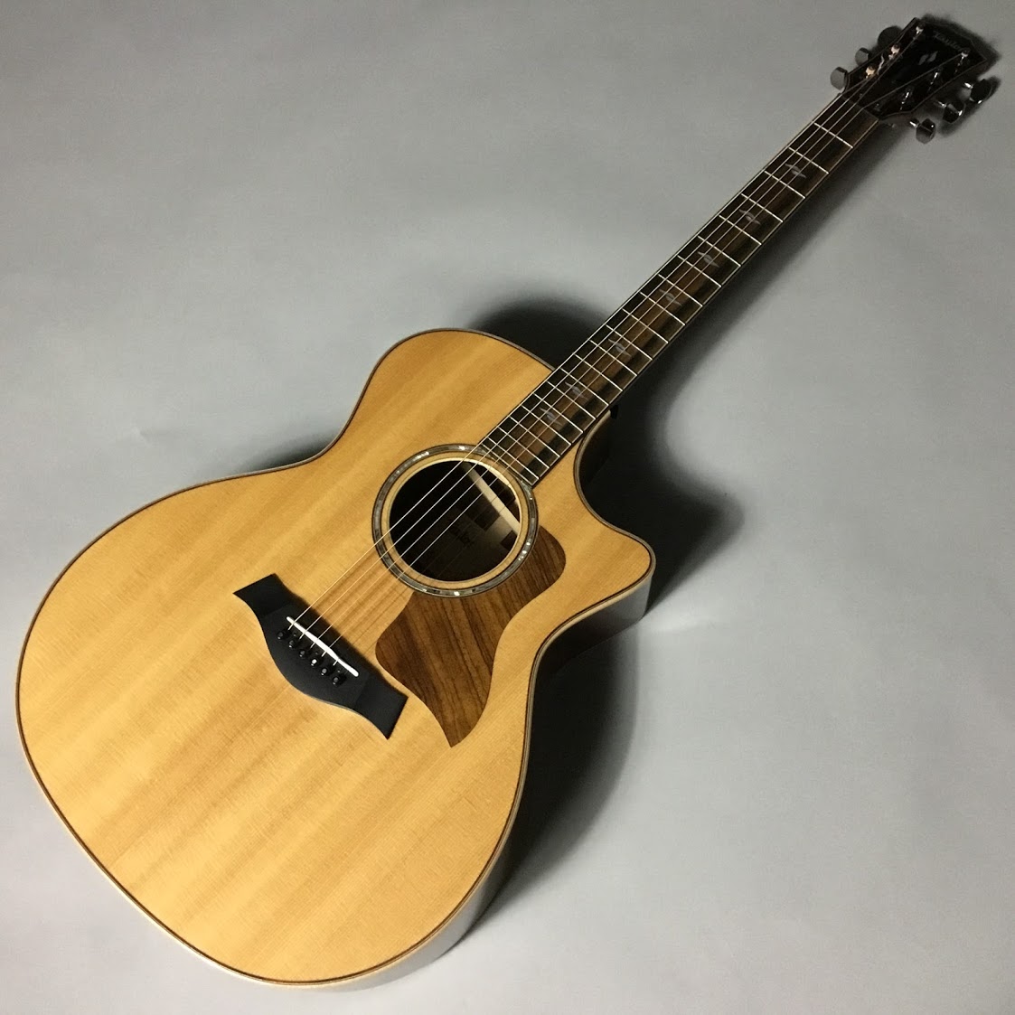 Taylor / 814ce V-class 入荷しました！