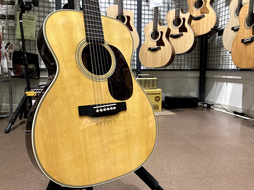 Martin/ 000-28 入荷しました！