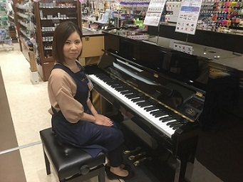 島村楽器イオンモール浜松市野店ピアノ担当永田