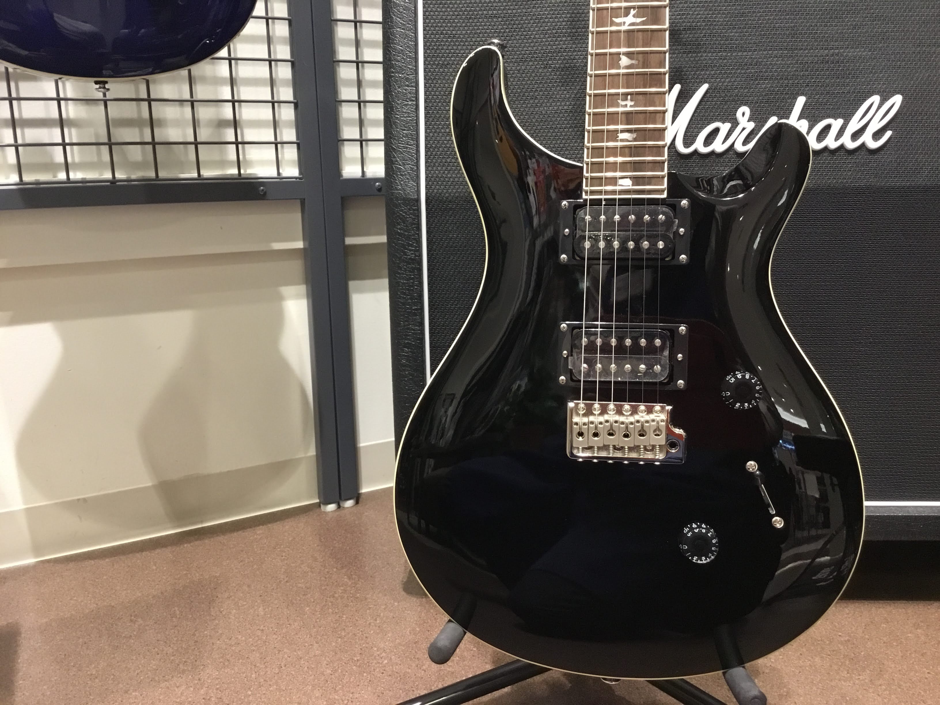 *島村楽器限定カラーモデルがアウトレット特価で入荷！ 【PRS】の【SE STANDARD 24 ALL BLACK (OUTLET)】が当店にも入荷しました！ アウトレットでの入荷ですが状態も良く、メーカー保証も通常通り1年付いております。 店頭では実際にお試しいただけます。 ぜひお気軽にご来店く […]