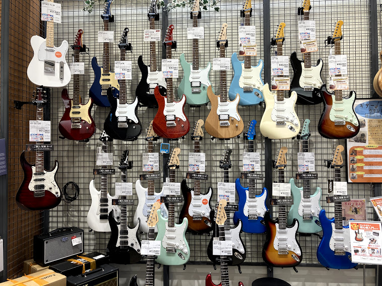 *入門向けエレキギター・エレキベースのご紹介 島村楽器イオンモール浜松市野店では[!!YAMAHA、Squier、RYOGA!!]等の入門向けメーカーを各社取り揃えております。]]「エレキギターとエレキベースの違いって？」「同じ形なのに金額が違うのはなぜ？」「あのアーティストと同じようなギターがいい […]