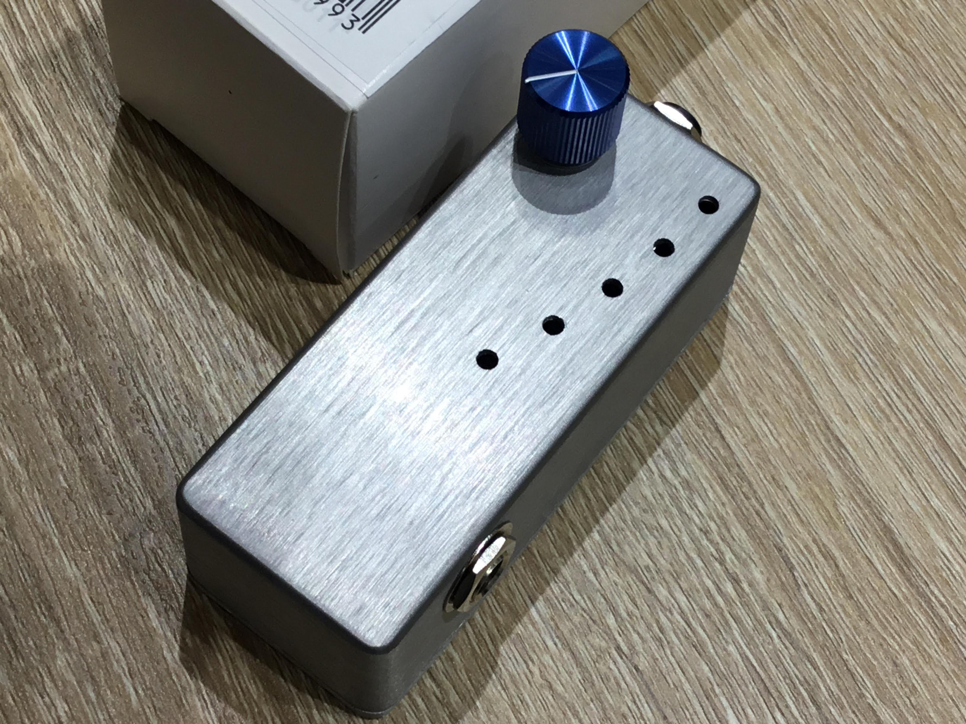 *人気の真空管バッファーが入荷！ 【Lee Custom Amplifier】の【12AU7BB】が当店にも入荷しました！ マーシャル1ワットアンプのパワー管やオーディオアンプなどに使用されている歪みの出にくいプリ管、12AU7（ECC82）を使用した（おそらく）世界最小の真空管バッファー。 デジタ […]