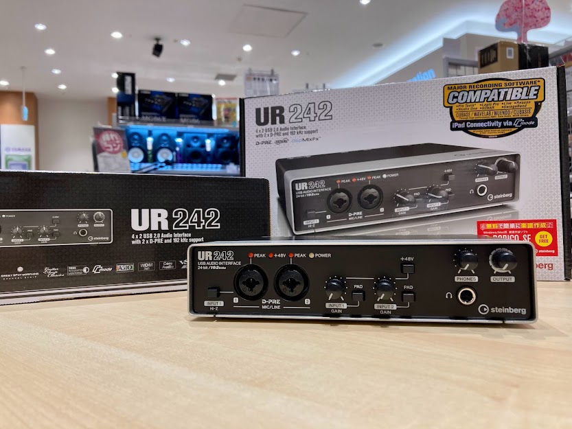 2x4 オーディオインターフェースUR242