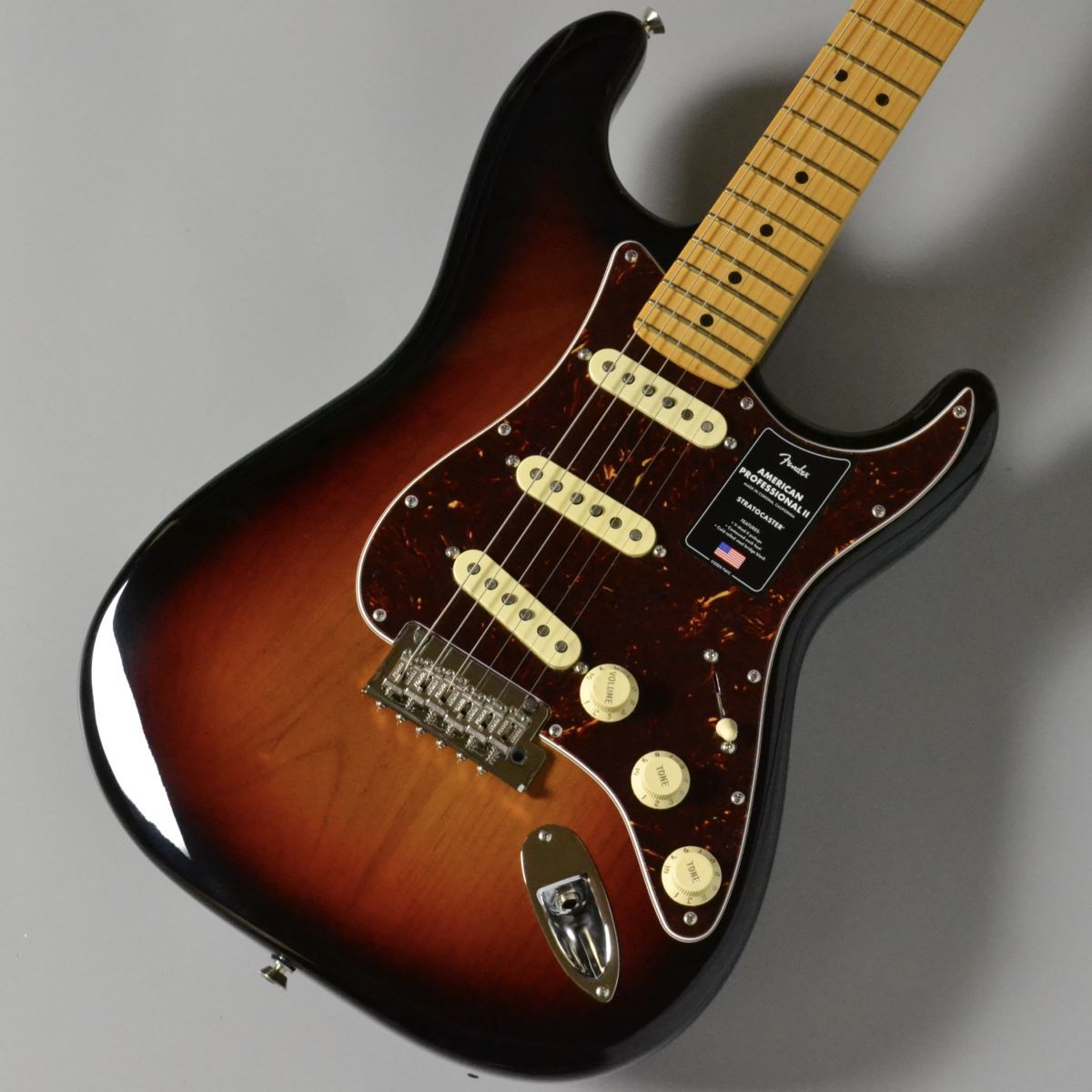 FenderAMERICAN PROFESSIONAL II STRATOCASTER | Maple Fingerboard | 3-Color Sunburst