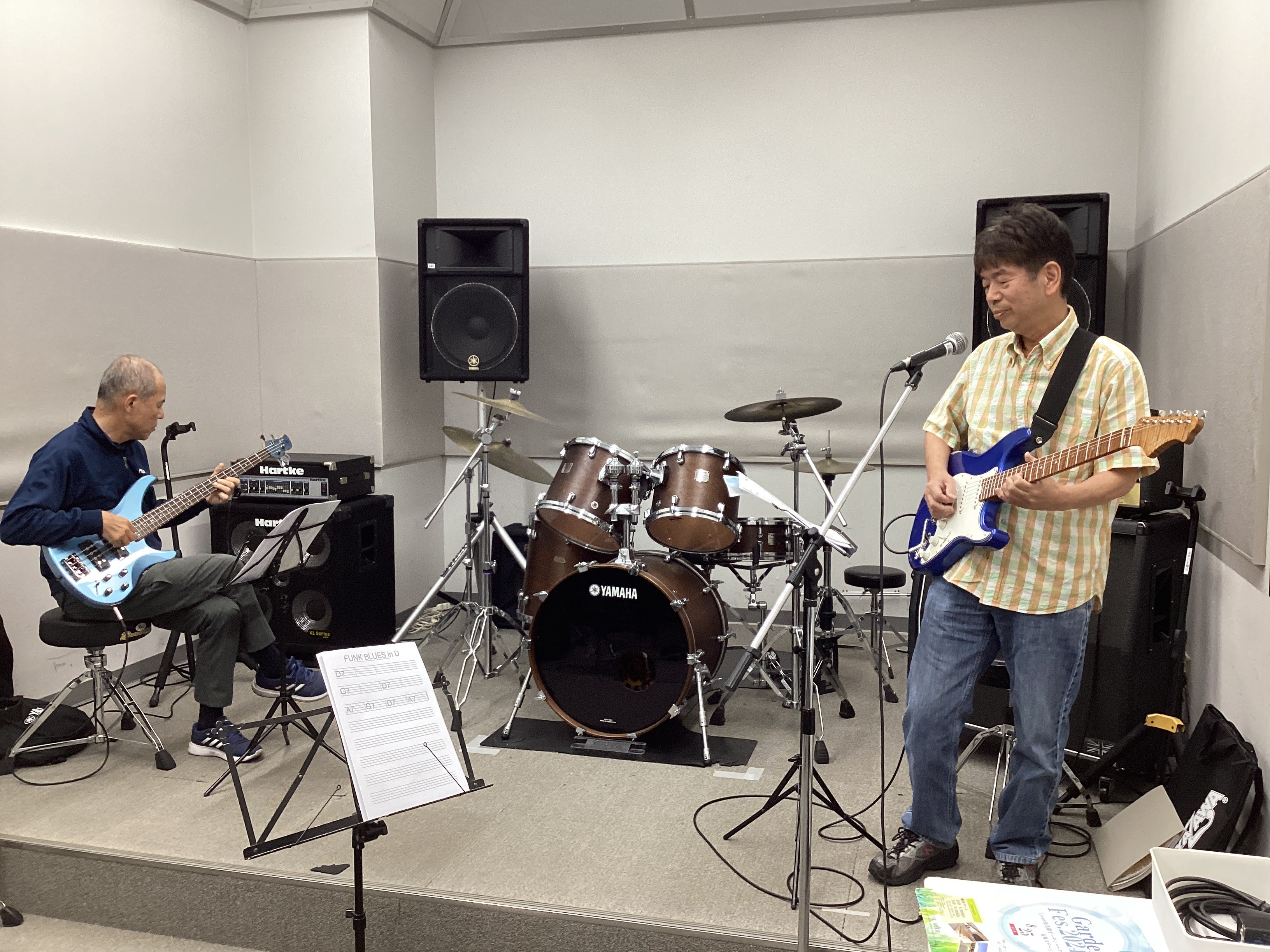 5月セッションのレポートです。ご参加いただきました皆さまありがとうございます！Dのファンクブルース、Mean Old Blues、Trouble No Moreの3曲をセッション。早かったり、構成が複雑だったりと難易度の高い課題曲でしたね、、、勉強になりました！来月もご参加お待ちしております！ 次回 […]