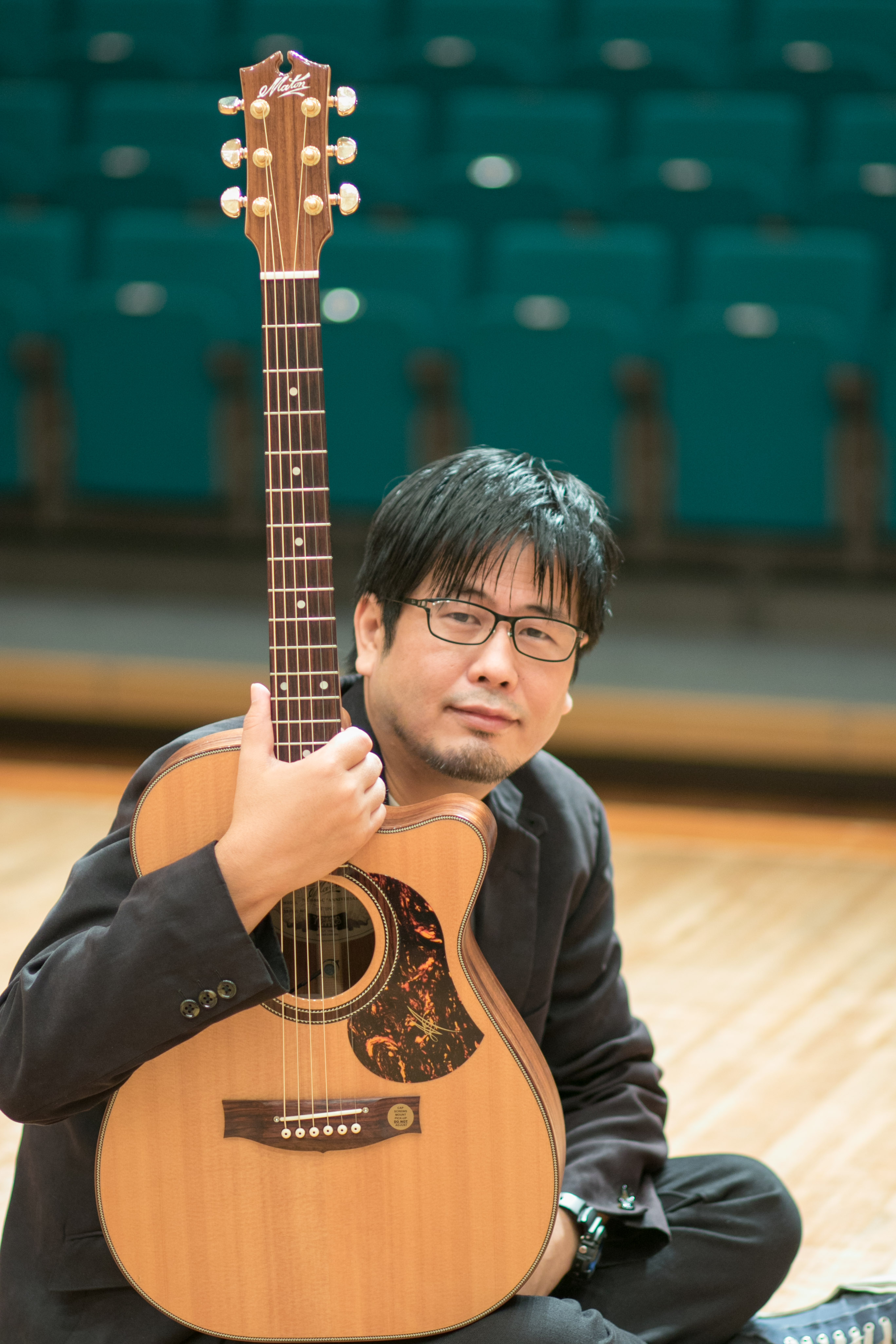 ギターも歌も初めてで大丈夫！「あのアーティストのように弾き語りしてみたい」「自分のペースで楽しく音楽を始めたい」など、あなたの想いを優しくサポートします。まずは体験レッスンで、教室の温かい雰囲気と、頼れる先生を確かめに来てください。一緒にあなただけの音楽を奏でてみませんか？ CONTENTS講師紹介 [&hellip;]