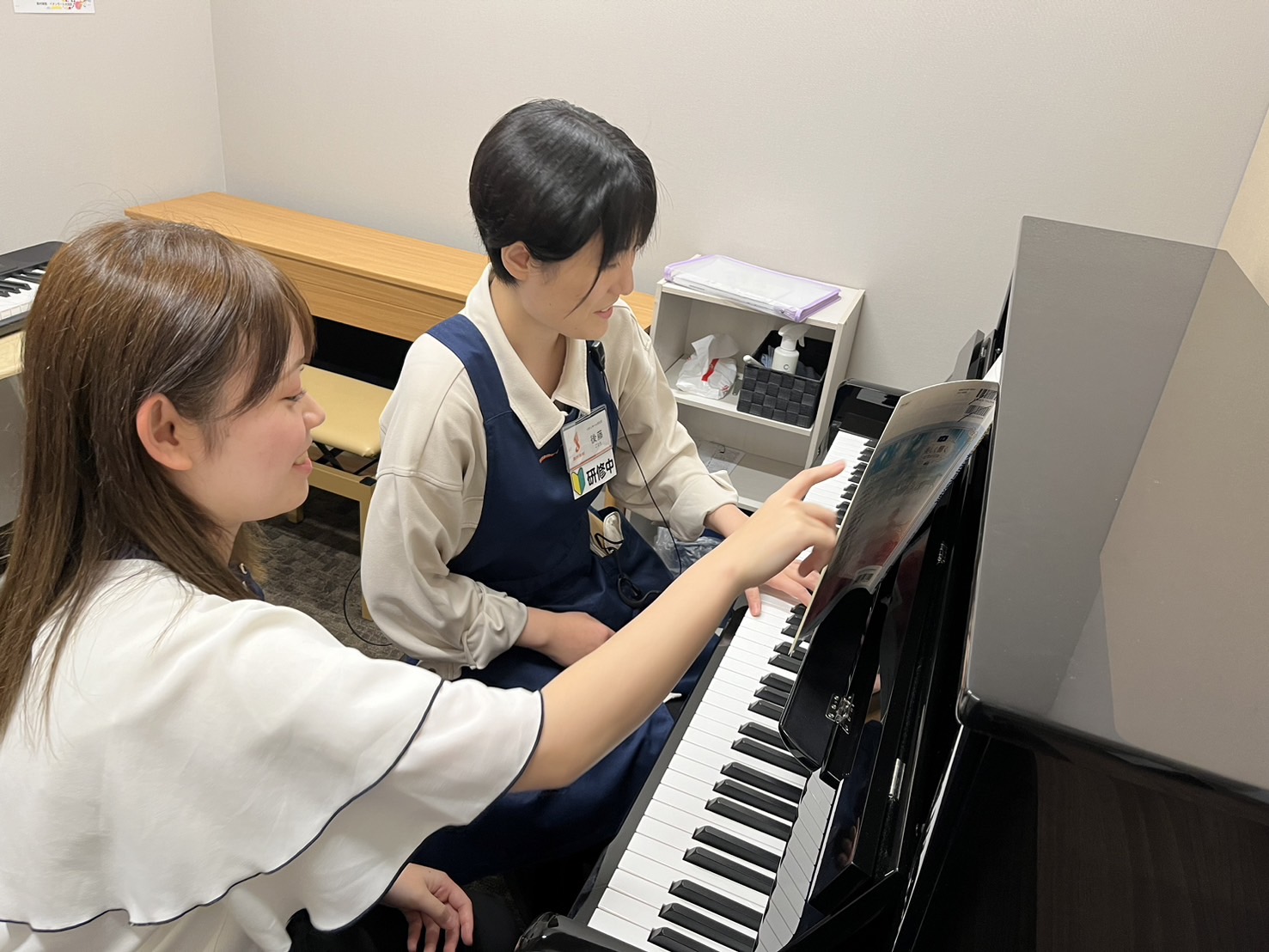 CONTENTSピアノサロン体験今回レッスンを行ってくれたのはこの方！体験レッスンスタート！体験レッスン終了！お問い合わせその他の関連記事ピアノサロン体験 こんにちは！　羽生店の後藤です♪ ピアノは3歳から13歳までの10年間習っていました！ 今回は小久保先生のピアノサロン教室を体験させていただきま […]