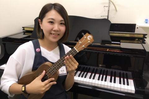 スタッフ写真 音楽教室・ウクレレ担当 佐野