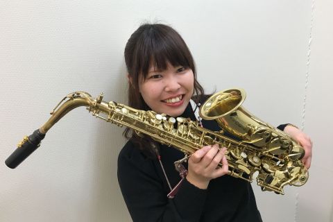スタッフ写真 サックスインストラクター 村主