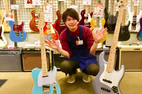 スタッフ写真 アコースティックギター(ギターアドバイザー)・ドラム・弦・デジタル機器担当 加藤