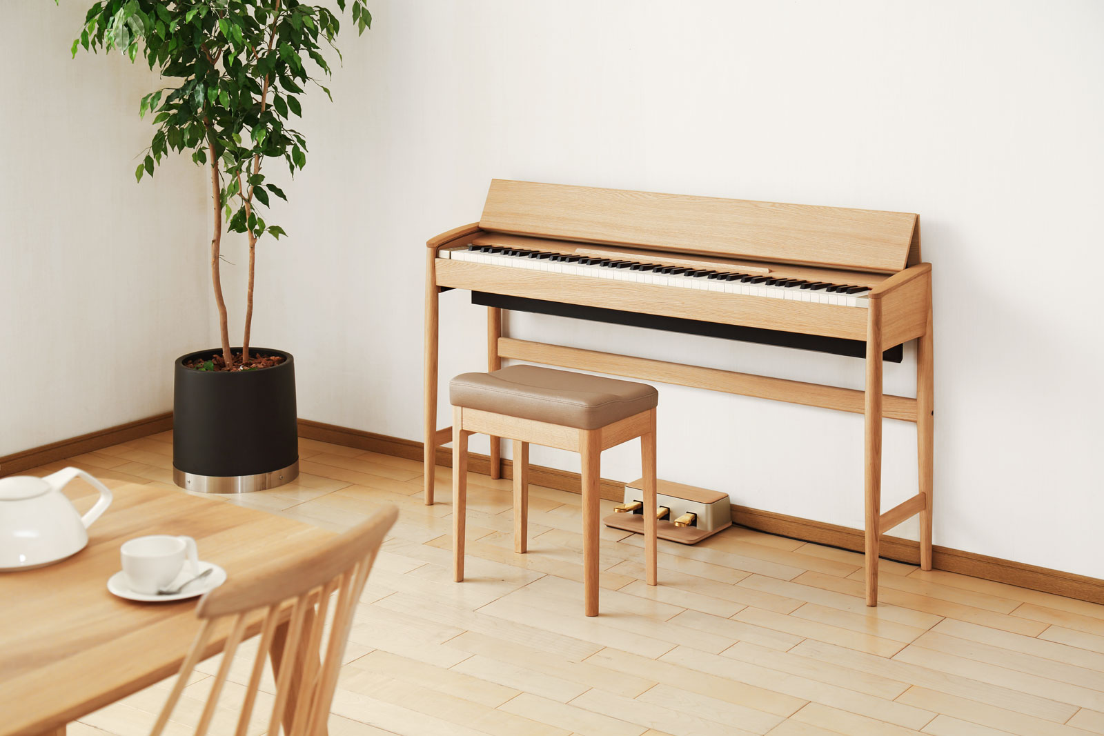 **Roland　KF-10（きよら） **日本の職人の技、天然木を活かしたこだわりの家具調デザインと最新のデジタルピアノの融合。「きよら　KF-10」 **【デザイン】Kiyora　家具仕上げのデジタルピアノ ***インテリアに溶け込む新しいピアノ の形。 「温かみを持った天然木がつなぐ、人とピア […]