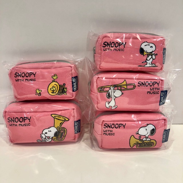 *SNOOPY with MUSIC　2018年限定モデル・マウスピースポーチ 大人気のスヌーピーリマウスピースポーチシリーズ！今回は鮮やかなピンク色♪スヌーピーと楽器のコラボはかわいいですね！ ***トランペット用 |*メーカー|SNOOPY with MUSIC| |*型名|SMP-TPLBL6 […]