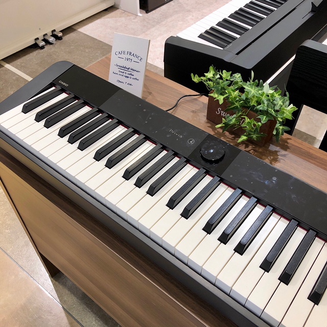 CASIO / PX-S1000(BK) 入荷しました！ カシオからスタイリッシュなデジタルピアノが発売されました！ ついに橋本店に入荷致しましたのでご案内いたします！ *PX-S1000 自由なスタイルで弾けるコンパクトピアノがよりスリムに、音も鍵盤タッチもさらに進化して登場！ またBluetoo […]