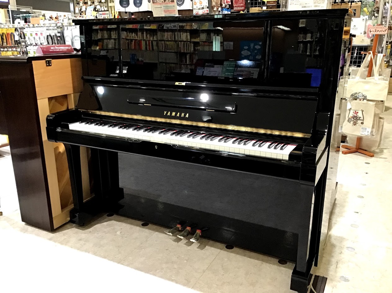 *YAMAHA中古ピアノでもっとも人気のX支柱モデルです！ **YAMAHA/UX3 先生からもご指名いただくことの多い、背高131cmX支柱モデルのUX3が入荷しました。]]ピアノの背中側で、X型支柱がピアノ全体を高度に安定させているので、素晴らしく輝きのある音色、フォルテからピアノまで幅広い表現 […]