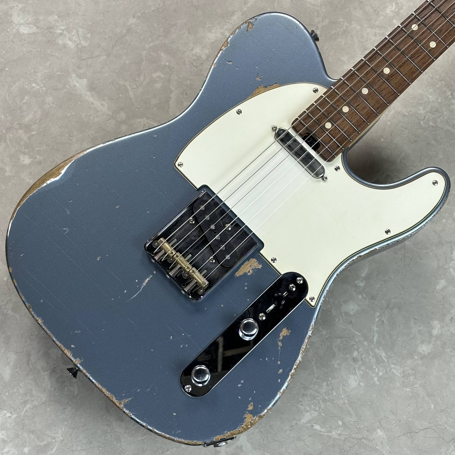 HISTORYHTL-Premium Multilayered white Ice Blue Metalic