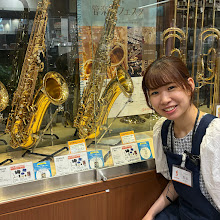 吉谷(よしがい)<br />
学生の頃からサックスを演奏しています。楽器選びサポートいたします！