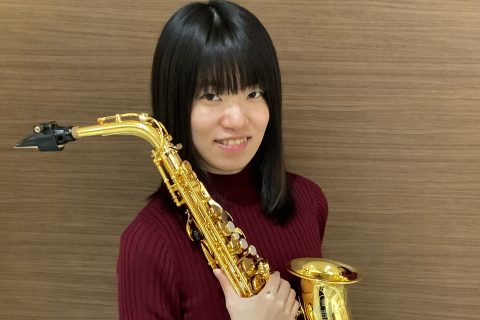 スタッフ写真 サックス・ソルフェージュインストラクター 原田