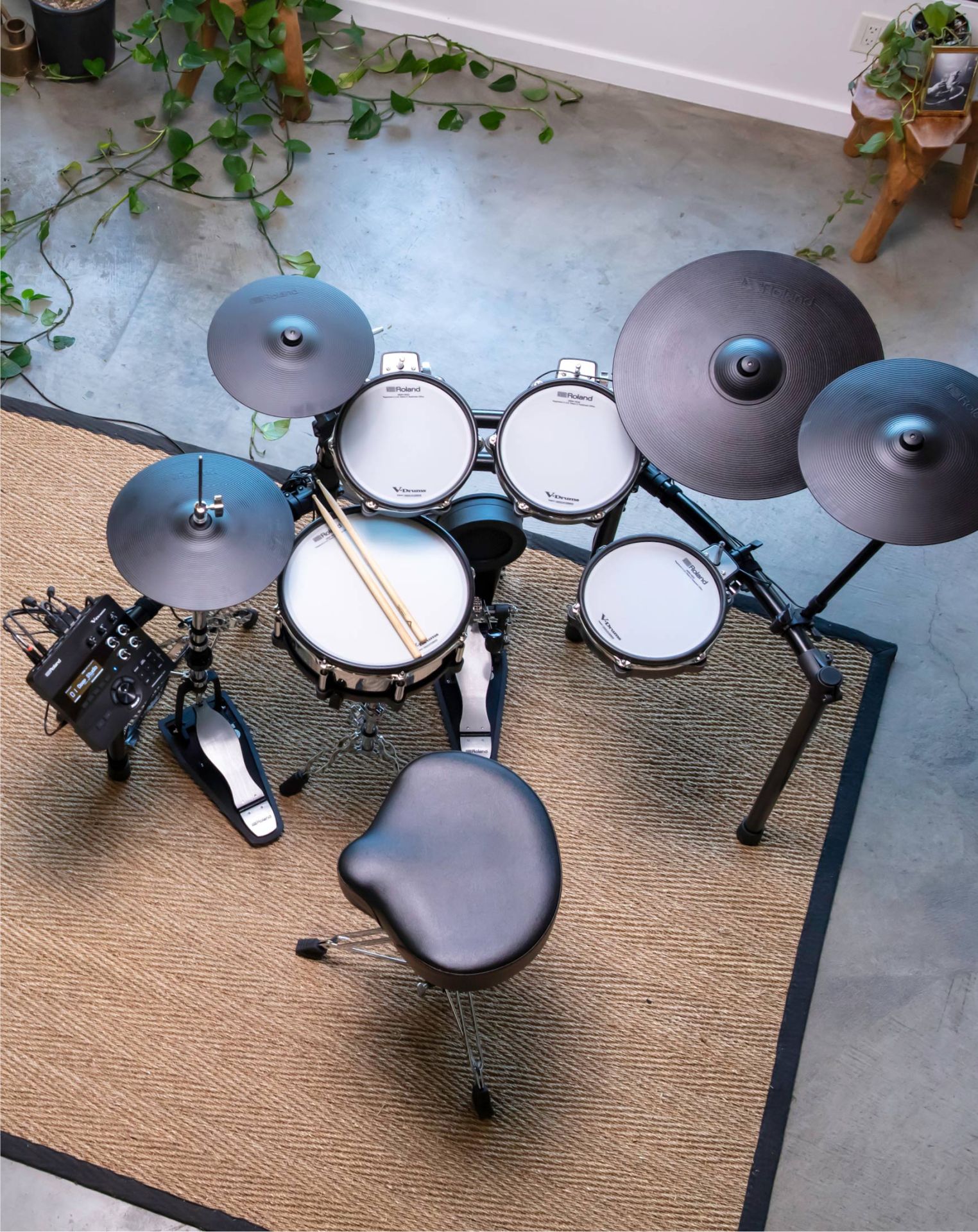 日吉津店　ドラムアドバイザーの佐川です♪ 2023年9月2日(土)～2023年10月1日(日)まで島村楽器での期間中、対象のRoland V-Drums製品をご購入の方に、素敵な購入特典をプレゼントいたします。 お得に電子ドラムを手に入れるチャンスです！ これからドラムを始める方や自宅での練習機材と […]
