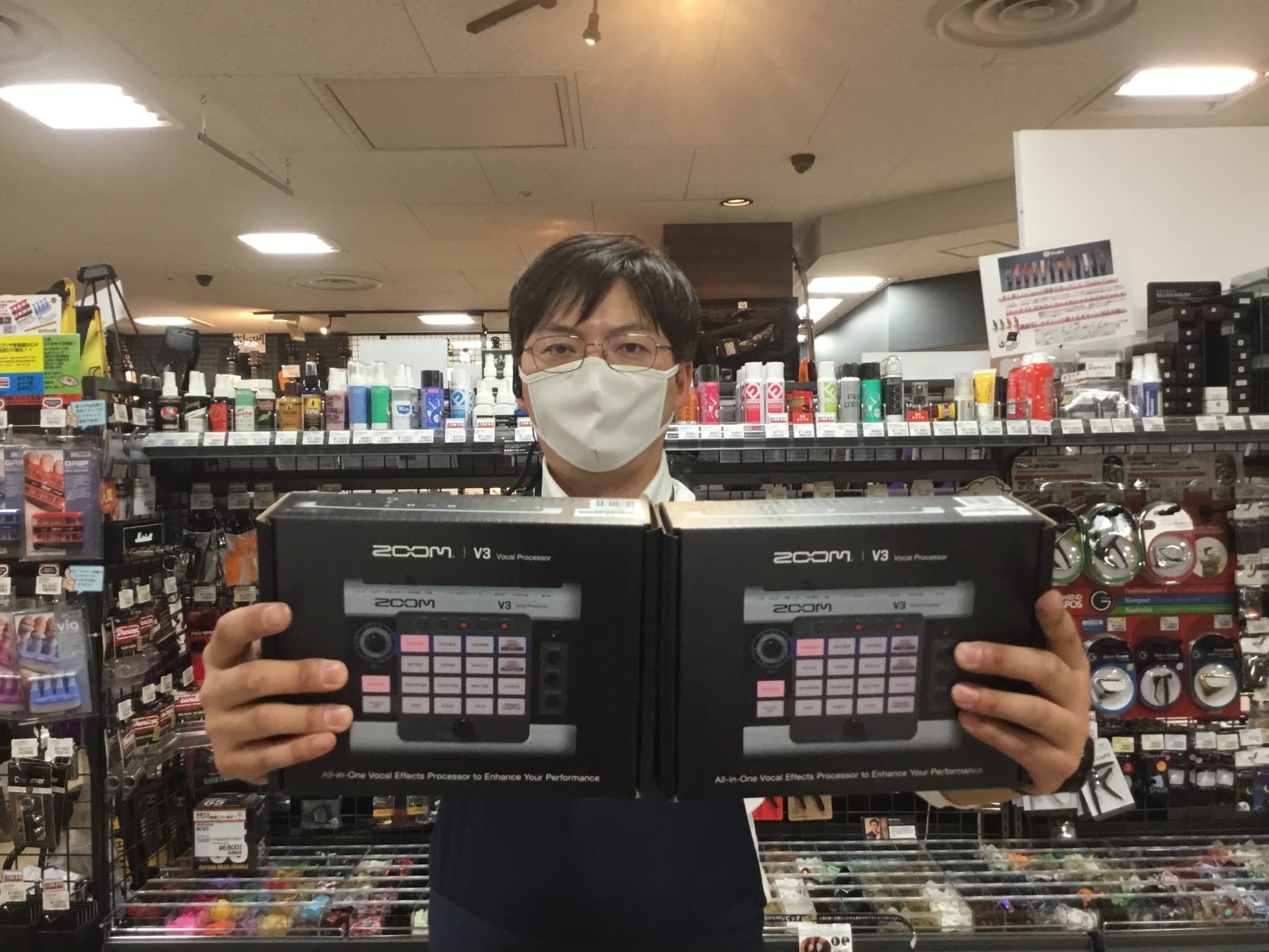 【新入荷！】ボーカルプロセッサー　ZOOM – V3