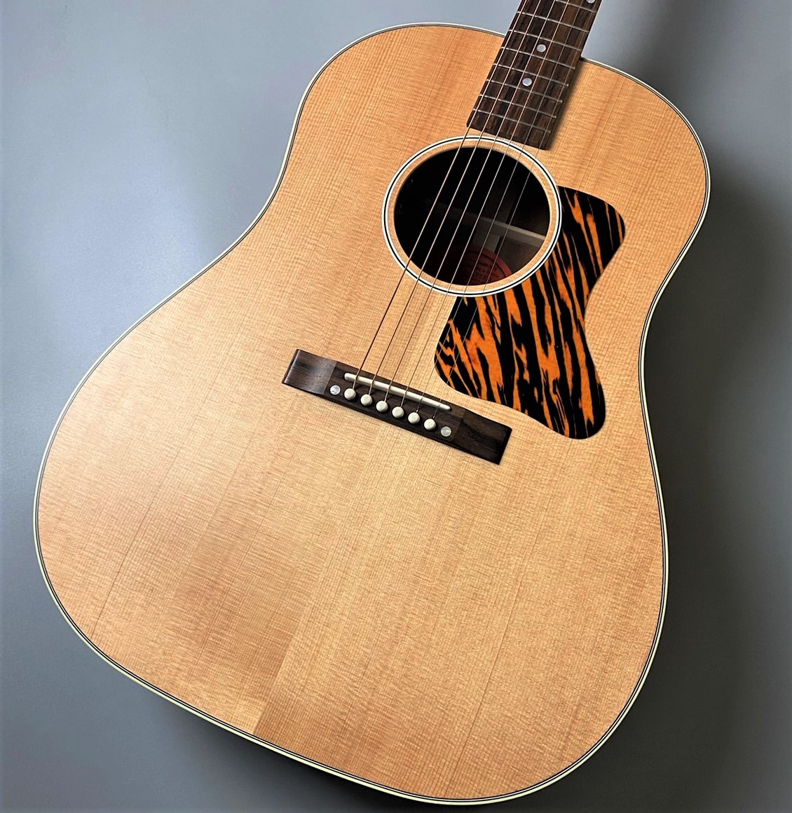 新品Gibson J-35 Faded 30s