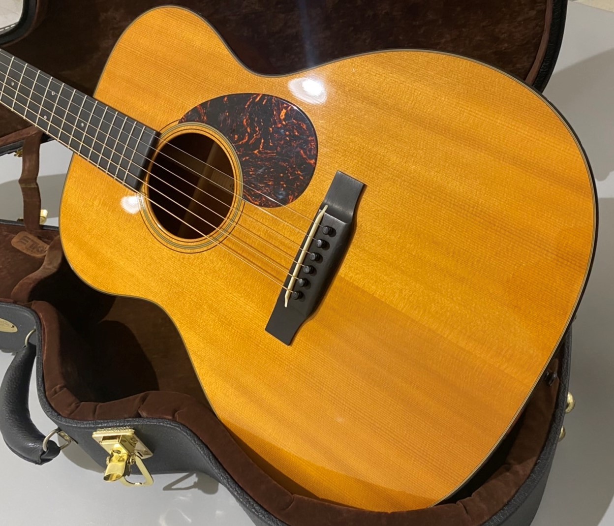 中古品Martin OM-18V 2006年製