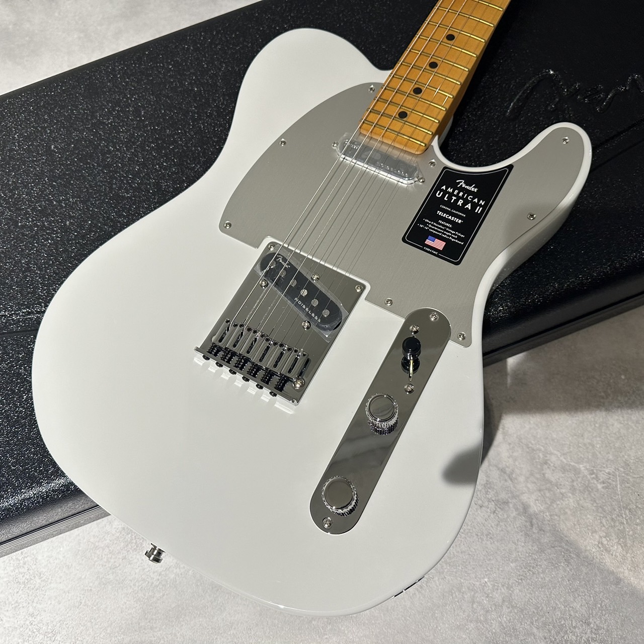 FenderAmerican Ultra II Telecaster Maple Fingerboard Avalanche