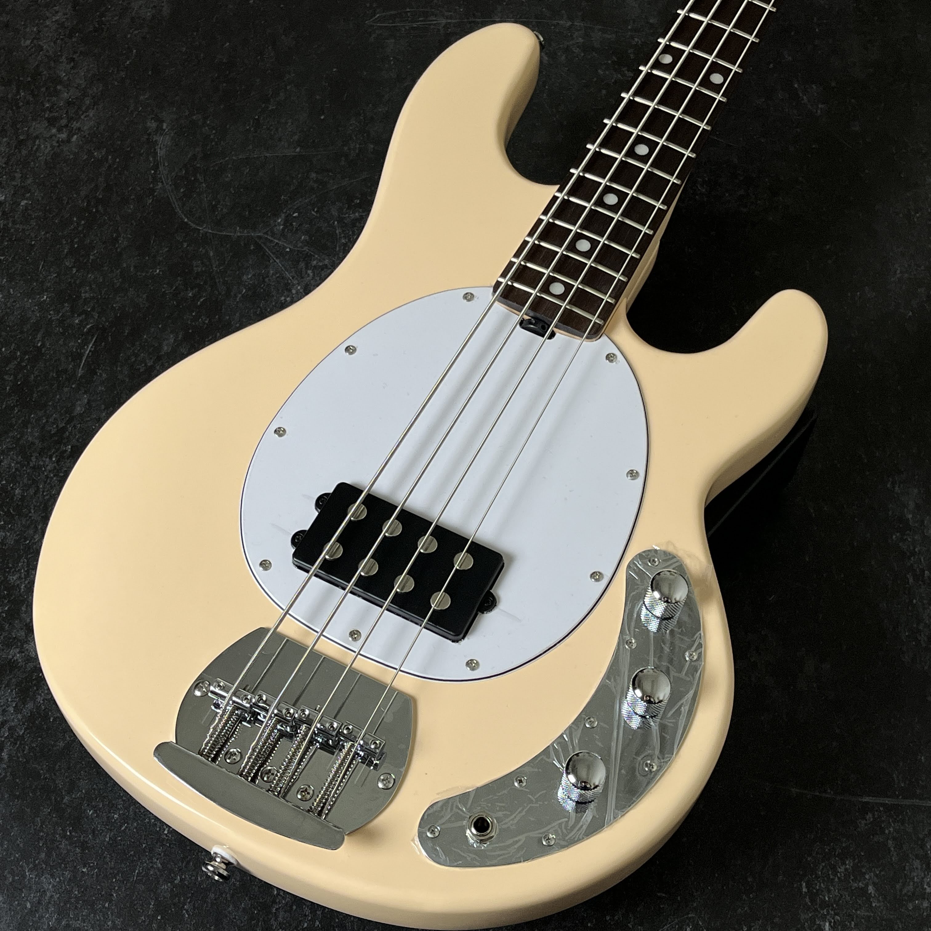 STERLING by Musicman STINGRAY RAY4 VC