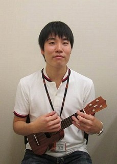 *望月　和介（もちづき わすけ）　担当曜日:日曜日 *講師プロフィール 洗足学園音楽大学音楽・音響デザインコース卒業。 作編曲やDTMを専攻。世界初「ウクレレのための小協奏曲」を作曲。 イベントやライブハウスなどで精力的に演奏活動中。 *講師へのインタビュー **好きな・得意な演奏ジャンルはなんです […]