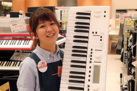 スタッフ写真 ピアノ/キーボード/デジタル製品/三線 豊泉