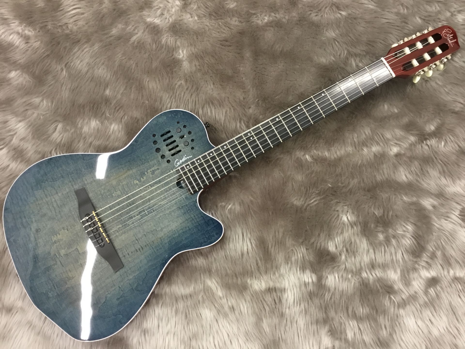 【入荷情報】Godin25周年限定モデル！