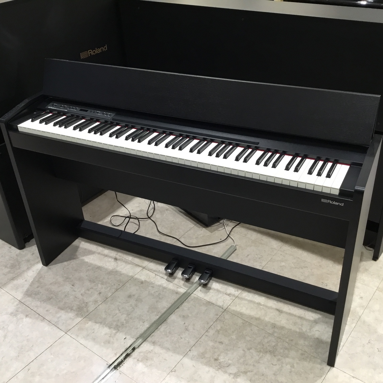 Roland中古F-140R