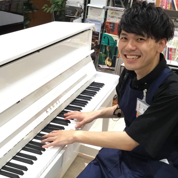 ピアノ担当：西田<br />
4歳の頃から高校3年生までピアノを趣味程度に習っていました。僕の中でピアノは気分転換させてくれる最高の存在です！！<br />
これから始めてみたい方や続けるのが不安な方、趣味程度でやってみたい方など、何でもご相談ください！