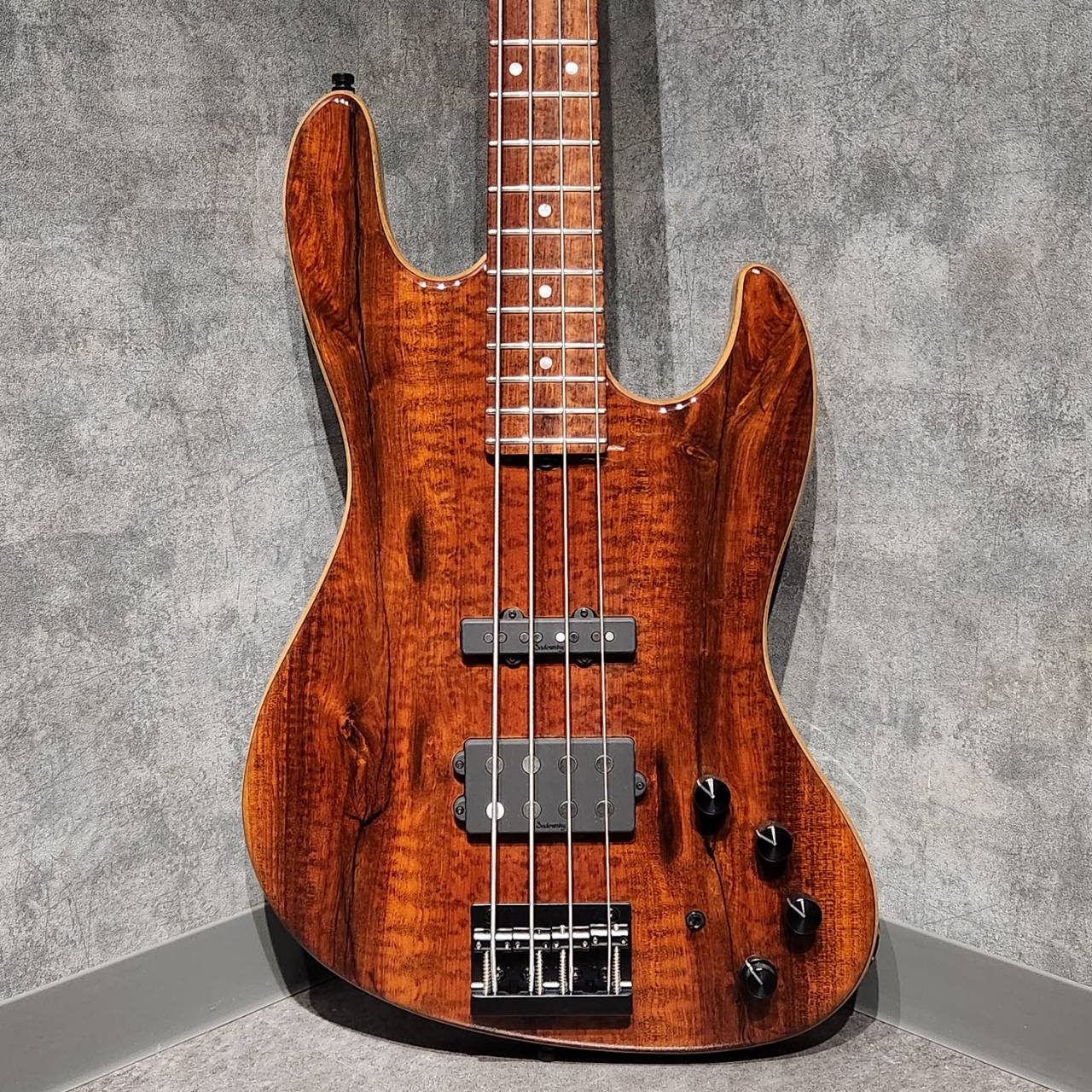 SadowskyMasterBuilt 21-Fret MM-Style Bass Limited Edition 2022