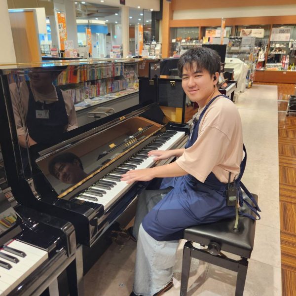 ピアノアドバイザー：星野