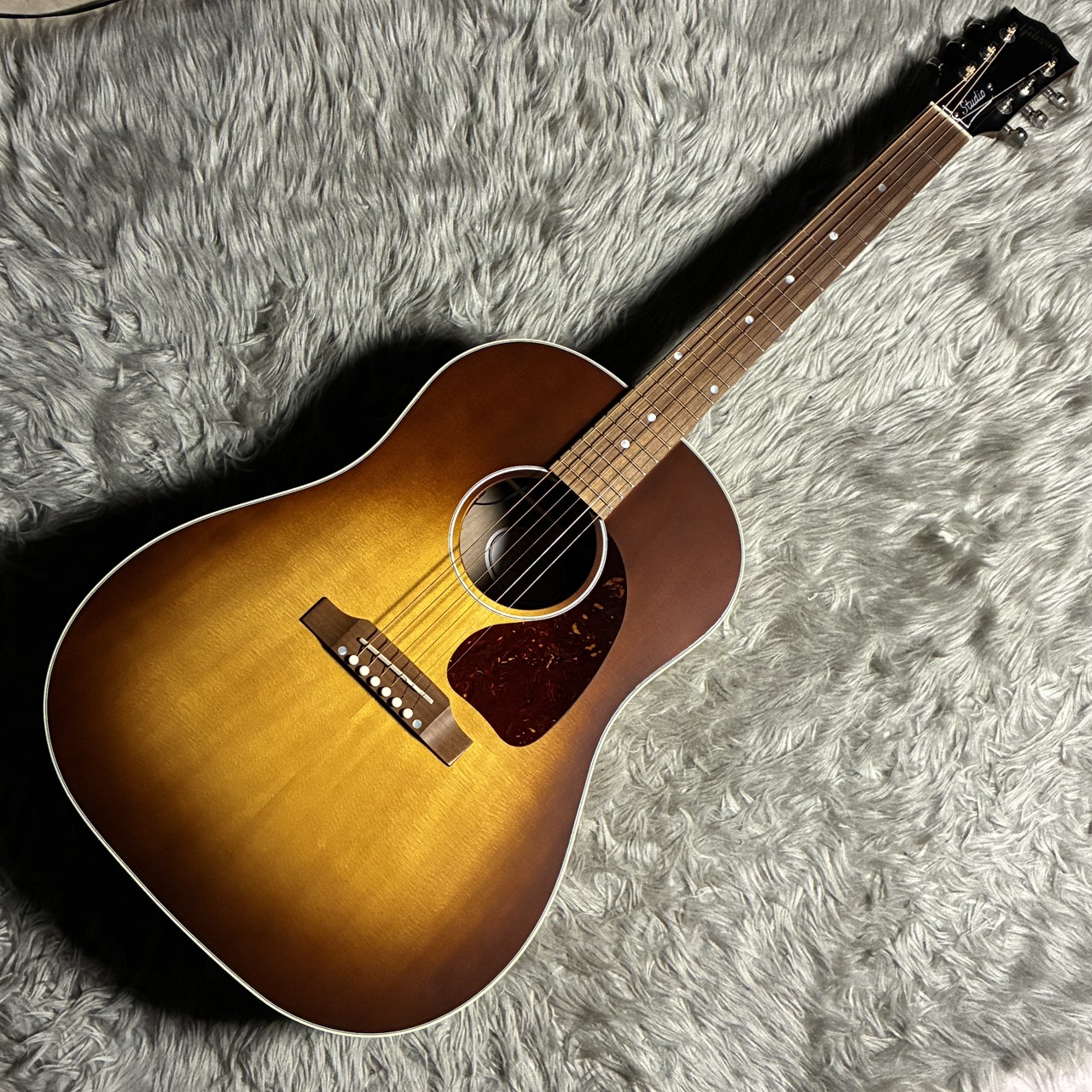 GibsonJ-45 Studio Walnut Satin Walnut Burst