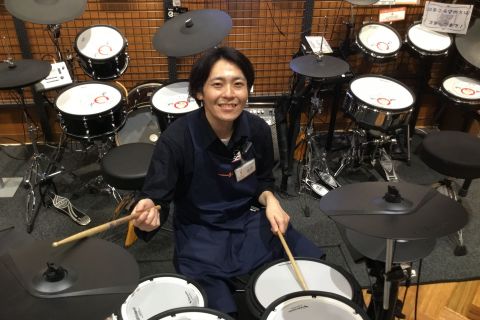 スタッフ写真 ドラムアドバイザー / ドラム・パーカッション担当 塩野