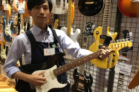 スタッフ写真 ギターアドバイザー / アコースティックギター・エレキギター・ギターアクセサリー担当 水谷秀行