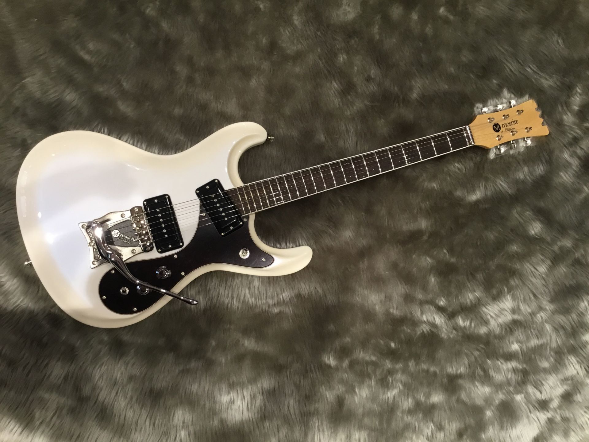 【新着入荷情報】mosrite SuperCst w/C-230