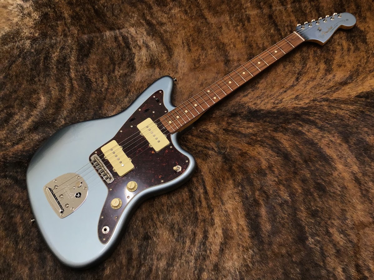 *Ice Blue MetalicカラーのFender Jazzmasterが入荷！ **Fender Vintera '60s Jazzmaster フェンダー黄金時代のスタイルとサウンドを求めるプレイヤーのために、Vintera ‘60s Jazzmaster®を開発しました。ヴィンテージのニュ […]