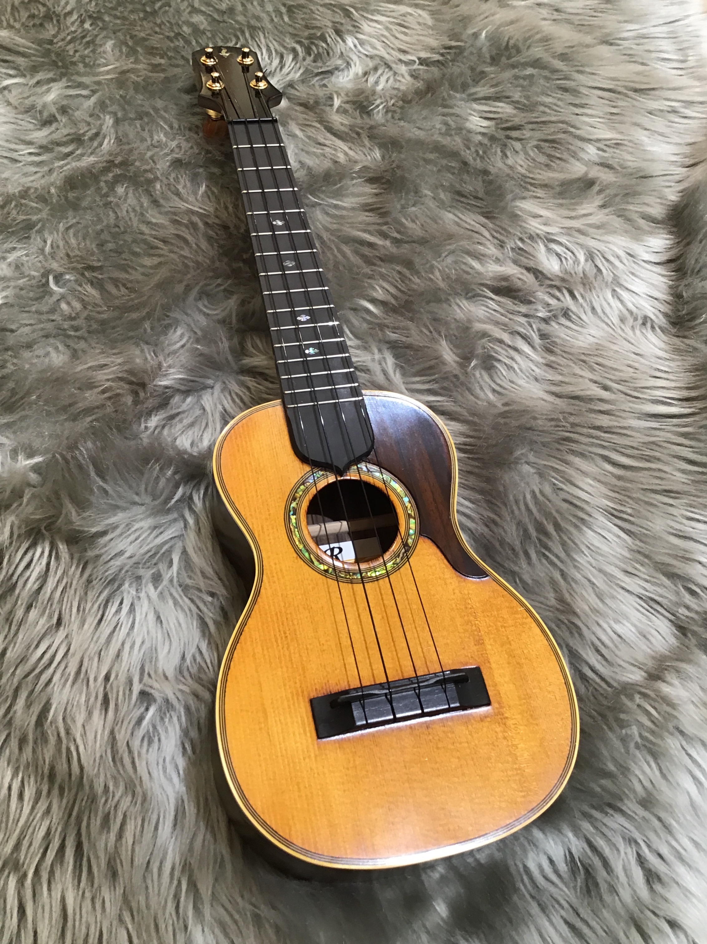 【限定商品】ukulele studio 七里ヶ浜のウクレレが入荷しました！
