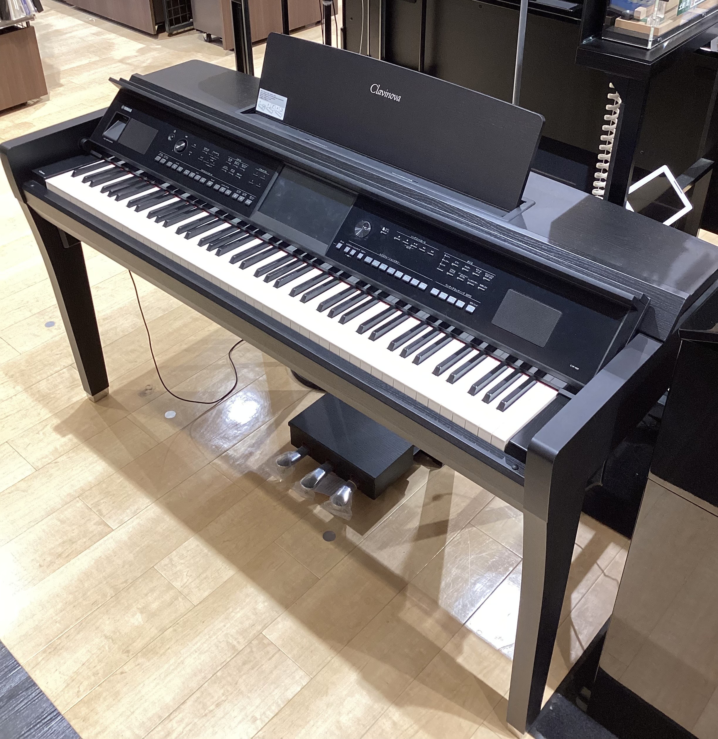 YAMAHA　ClavinovaCVP-909 B