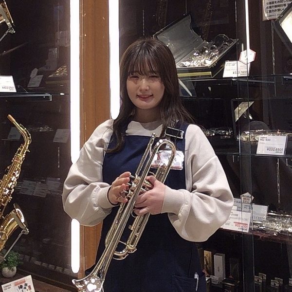 椎名(しいな)<br />
<br />
楽器・マウスピースの選び方・お手入れ方法など、なんでもお気軽にご相談ください。<br />
皆様の音楽生活が楽しくなるように精一杯サポートさせていただきます。